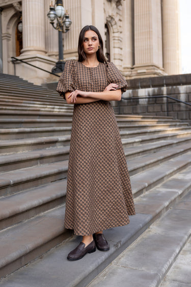 midi dress meaning What is a Dress? Everything You Need to Know Round neckline What is a Midi Dress