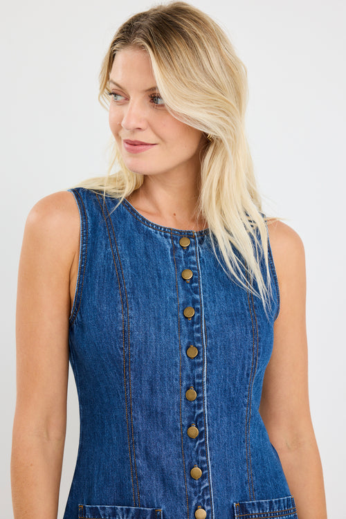 model wears a blue denim mini dress
col_pattern