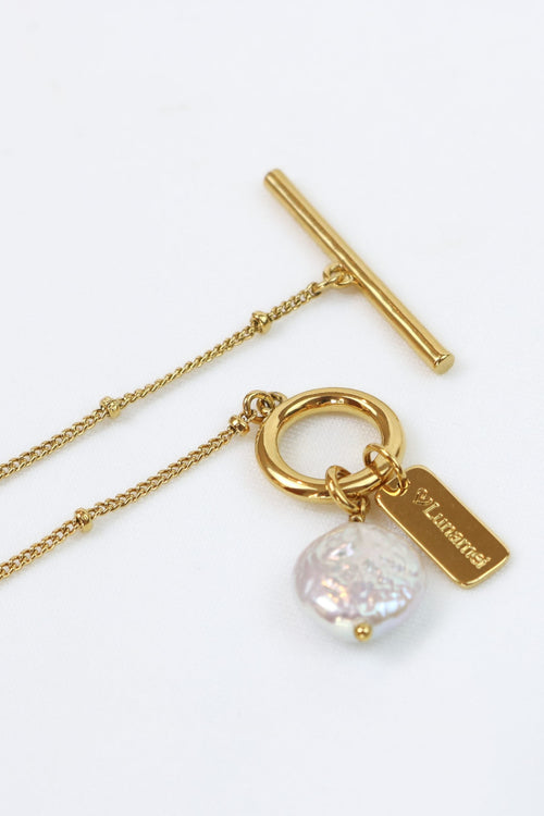 gold necklace with freshwater pearl