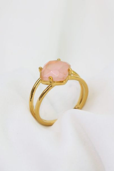 gold ring with rose quartz