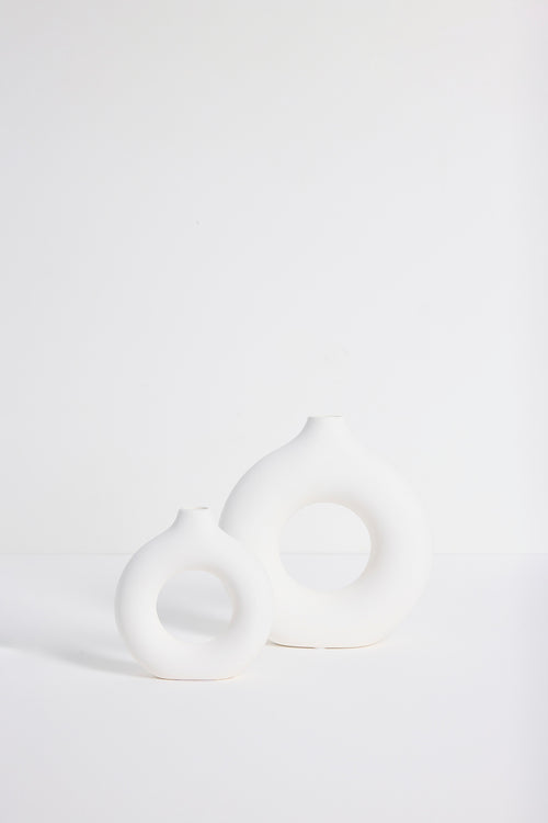 donut white vase decor