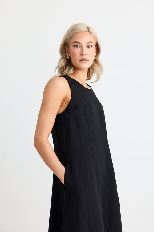 Model wears maxi linen black dress