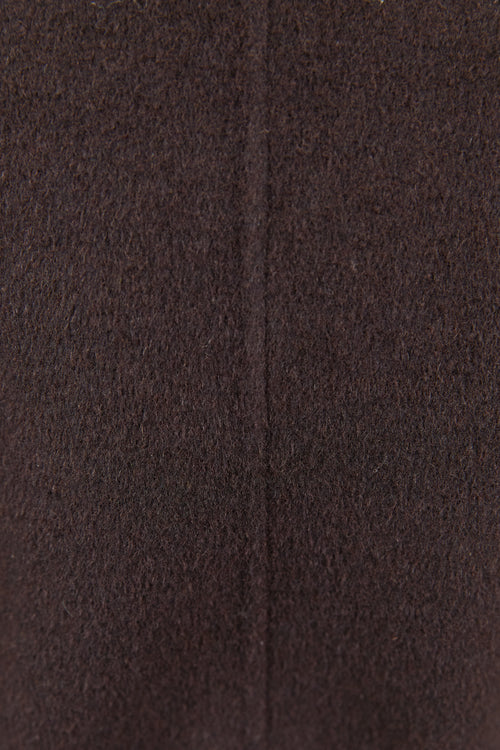Close-up of brown fabric texture
col_pattern