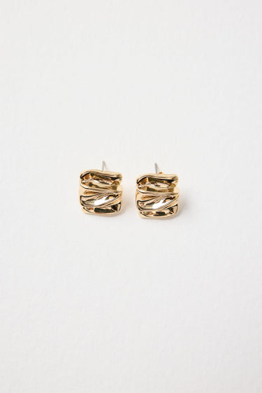 gold earring
