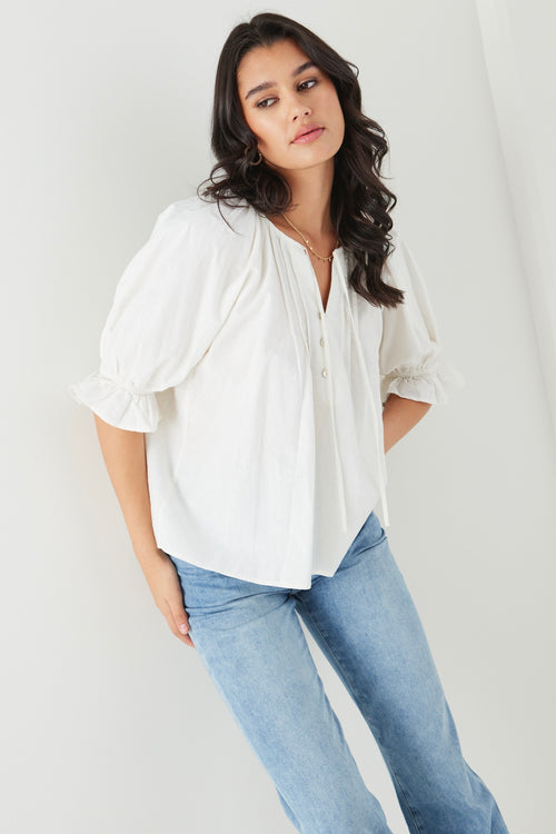 Frolic White Linen Pintuck Ss Top WW Top Ivy + Jack   