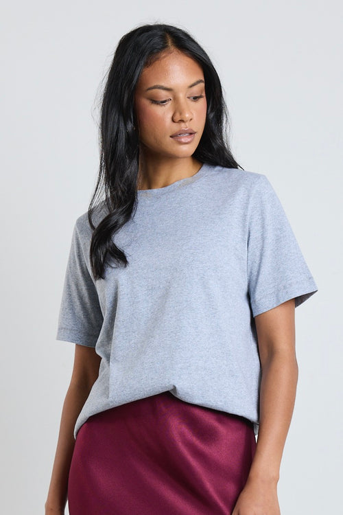 model wears grey cotton t-shirt 