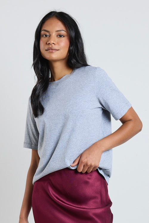 model wears grey cotton t-shirt 