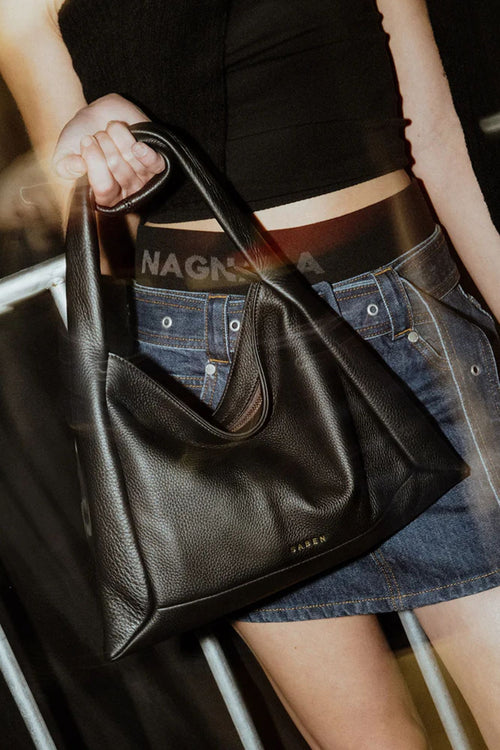 black shoulder bag