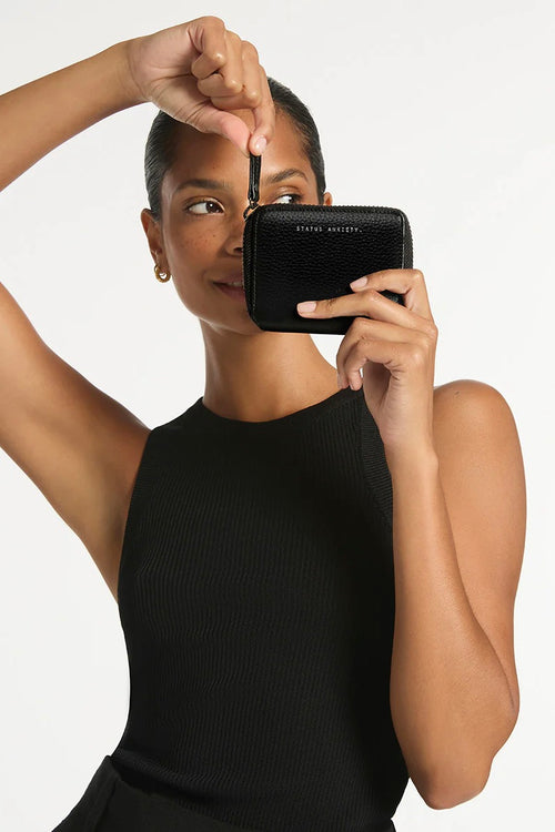 picture of a black leather wallet