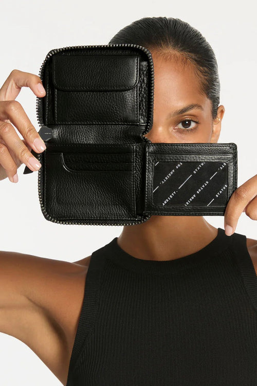 picture of a black leather wallet